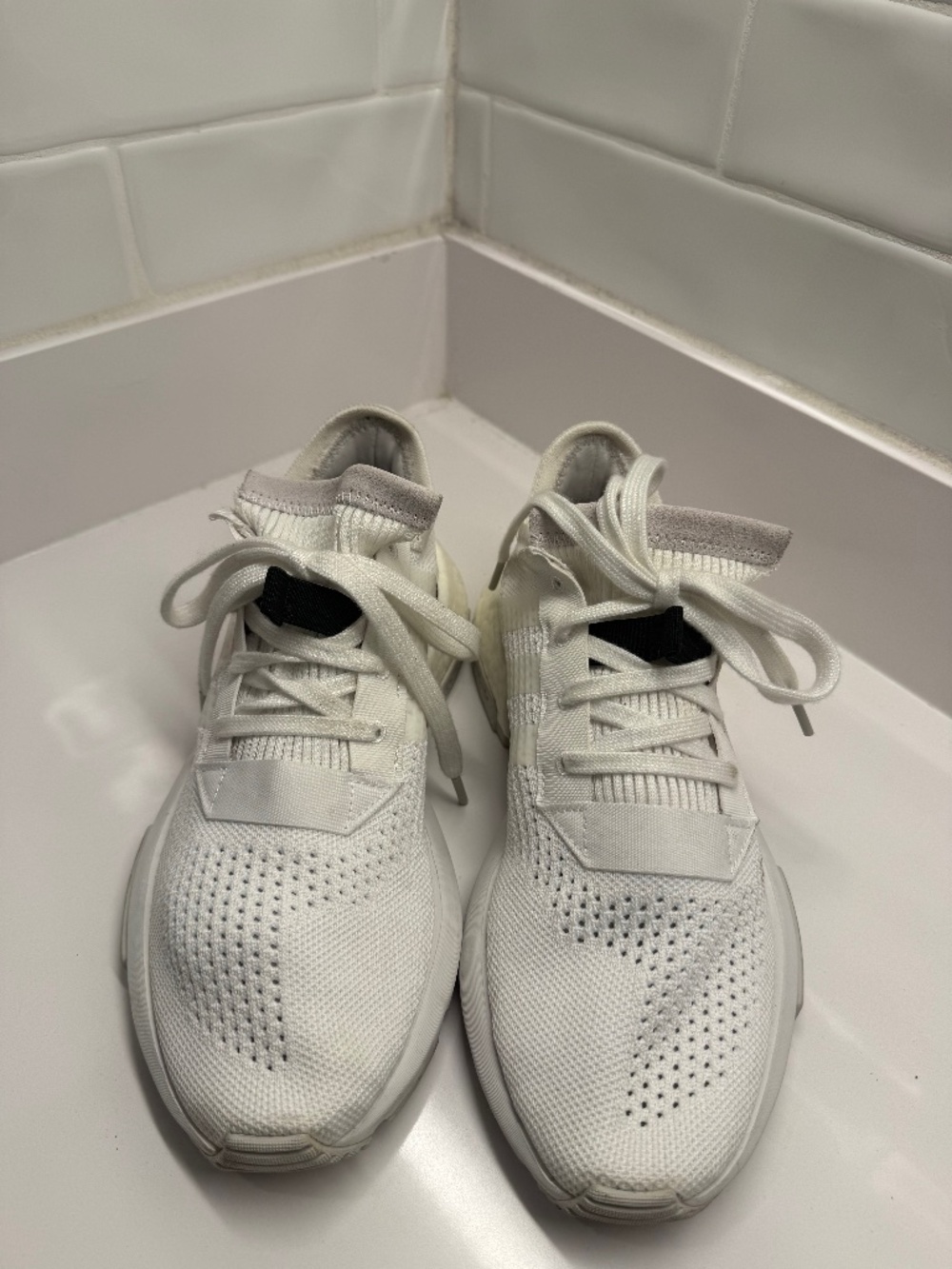 Adidas POD-S3.1 LOW TOP SNEAKERS SIZE 9 PRE-OWNED.